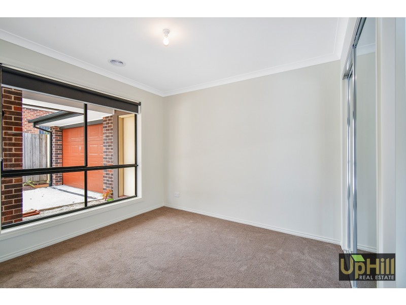 2C  Henry street, Pakenham VIC 3810