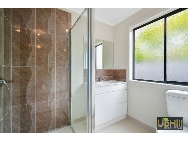 2C  Henry street, Pakenham VIC 3810