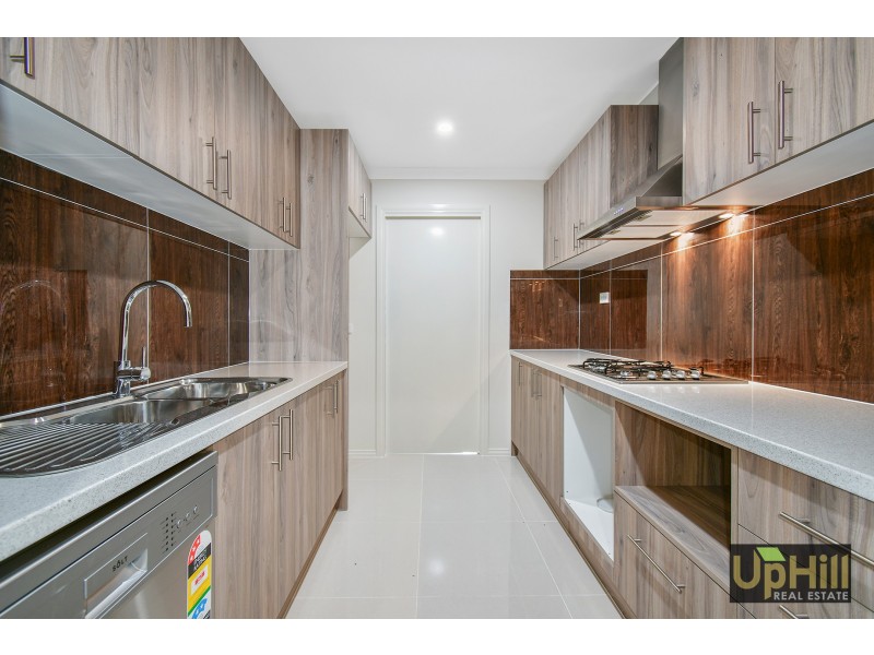 2C  Henry street, Pakenham VIC 3810