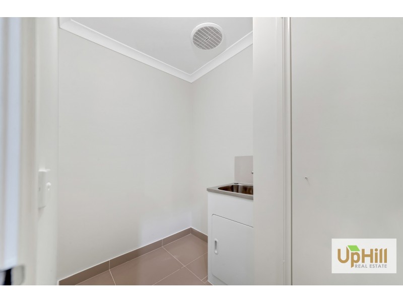 2C  Henry street, Pakenham VIC 3810