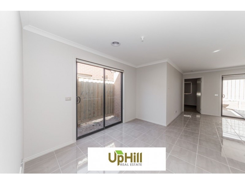 15 Cubbie Way, Clyde North VIC 3978