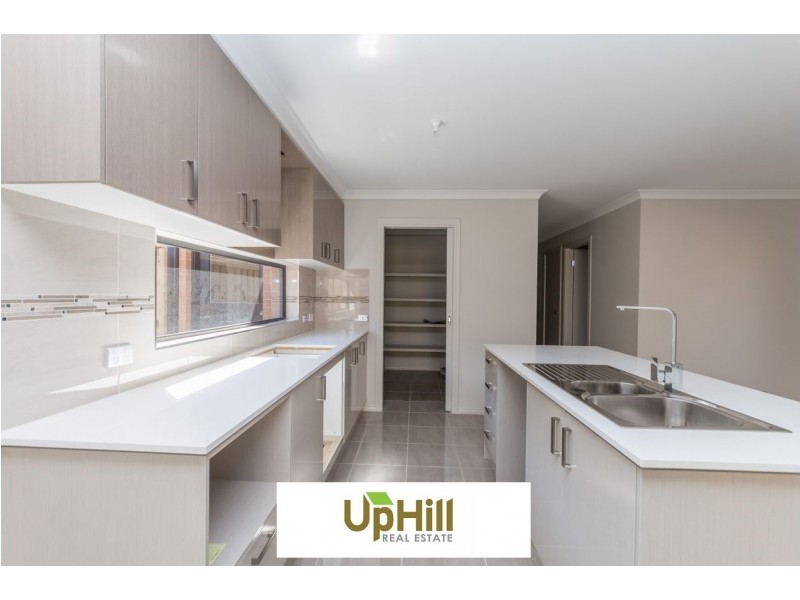 15 Cubbie Way, Clyde North VIC 3978