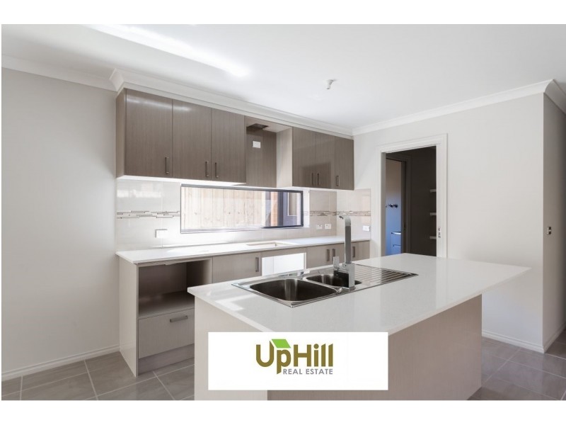 15 Cubbie Way, Clyde North VIC 3978