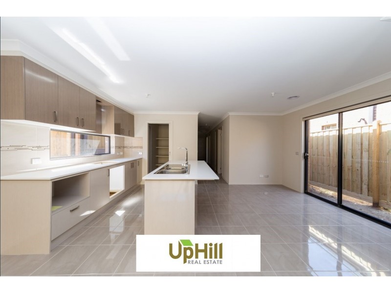 15 Cubbie Way, Clyde North VIC 3978