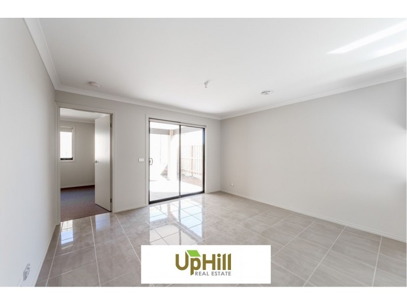 15 Cubbie Way, Clyde North VIC 3978