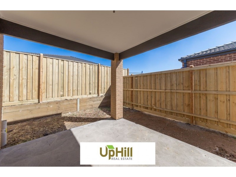 15 Cubbie Way, Clyde North VIC 3978