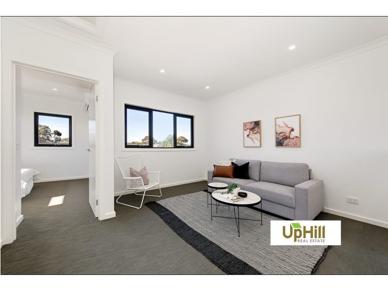 32 AMESBURY WAY, Clyde North VIC 3978