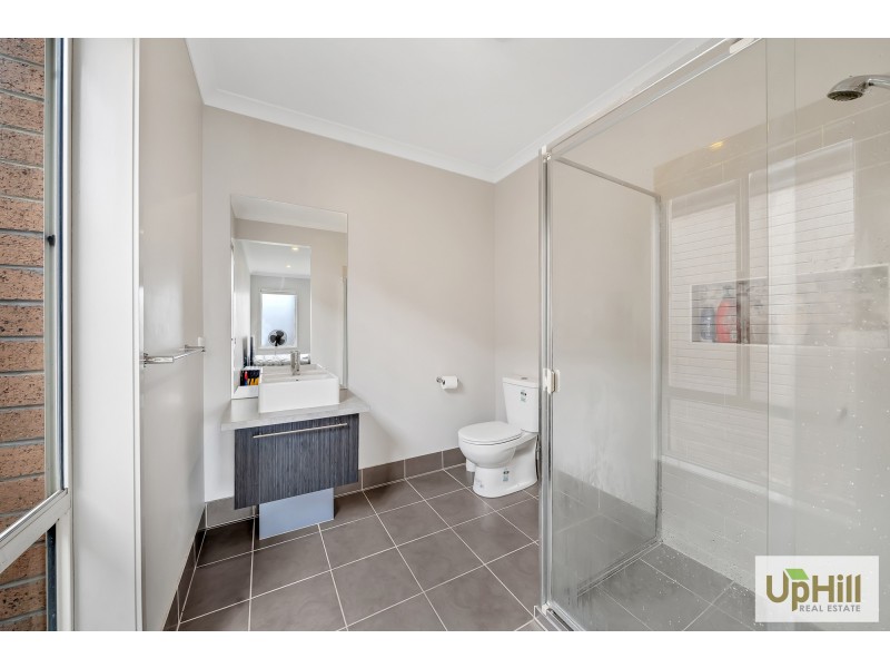 11 Gelderland Drive, Clyde North VIC 3978