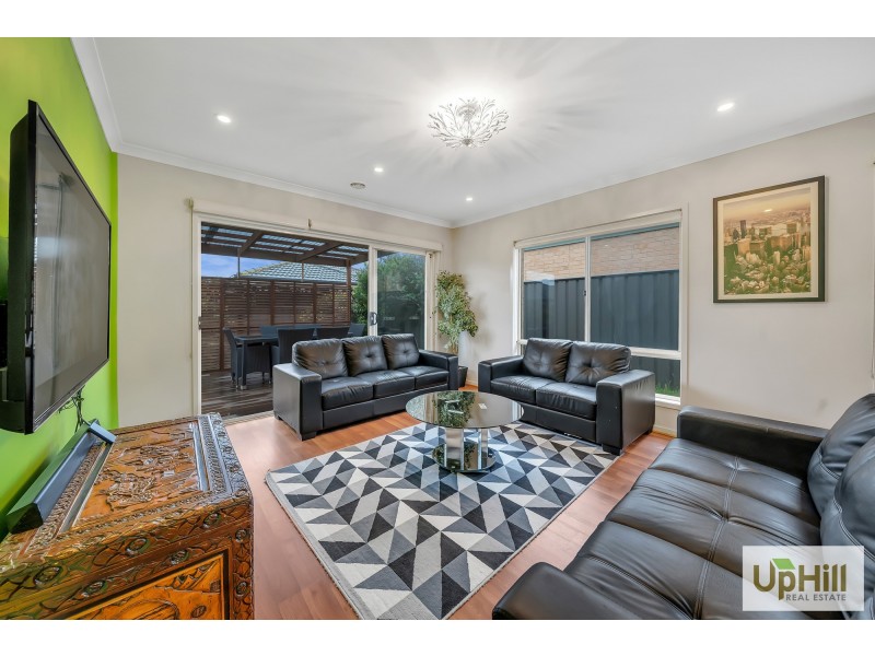 11 Gelderland Drive, Clyde North VIC 3978