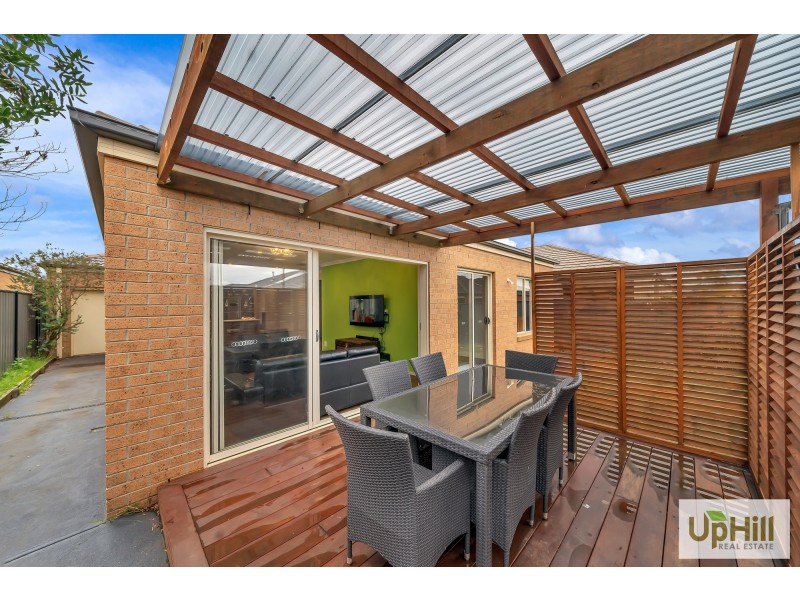 11 Gelderland Drive, Clyde North VIC 3978