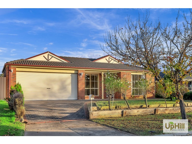 9 Tauna Place, Cranbourne West VIC 3977