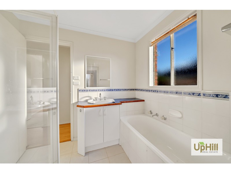 9 Tauna Place, Cranbourne West VIC 3977