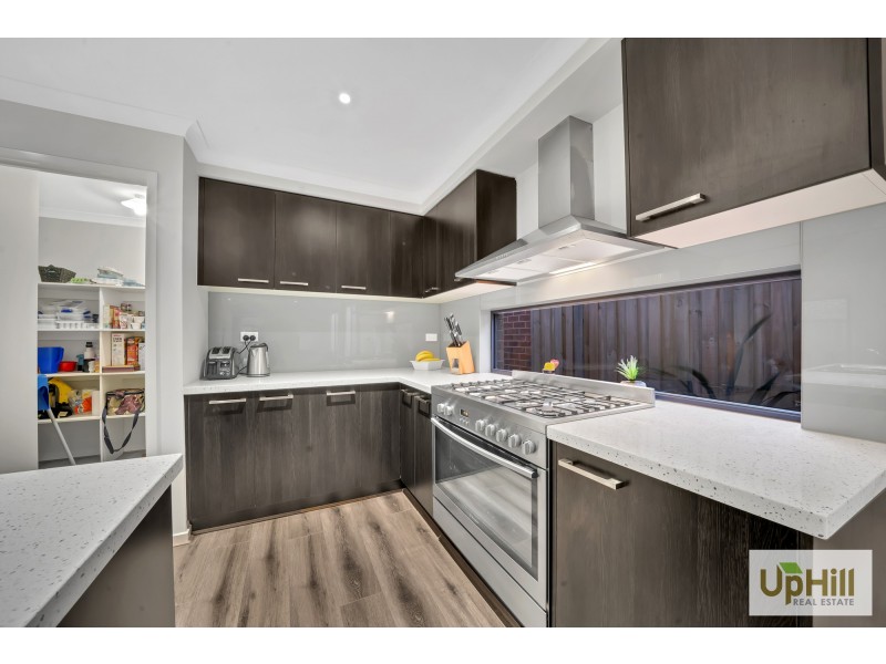 6 Kite Street, Clyde North VIC 3978