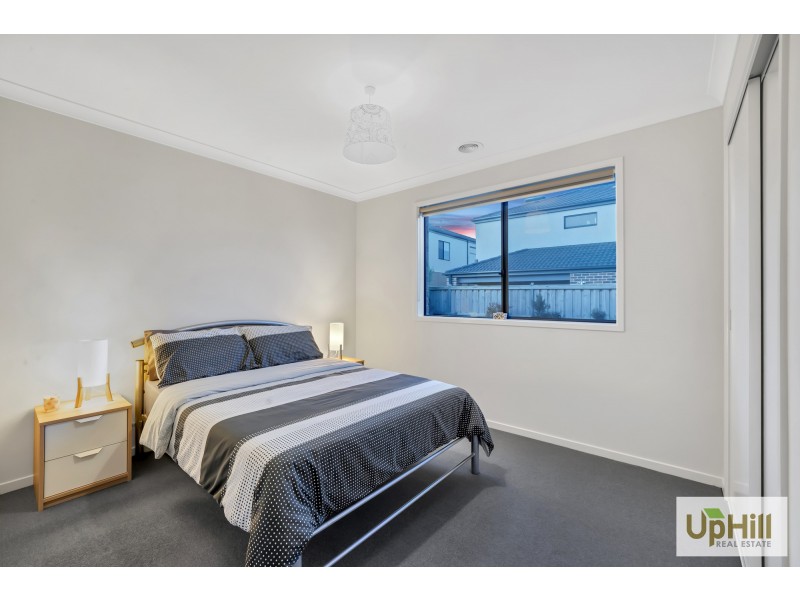 6 Kite Street, Clyde North VIC 3978