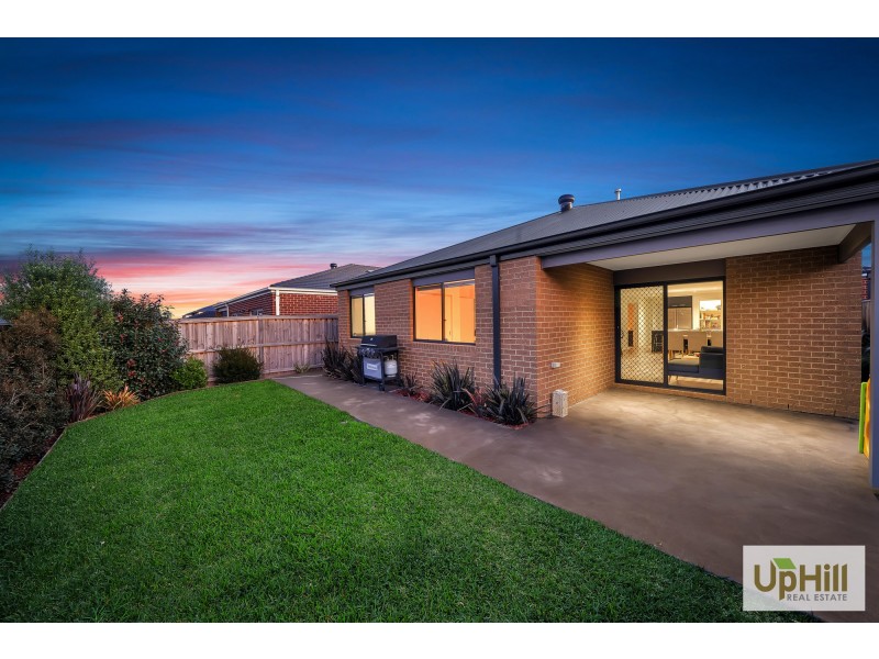 6 Kite Street, Clyde North VIC 3978