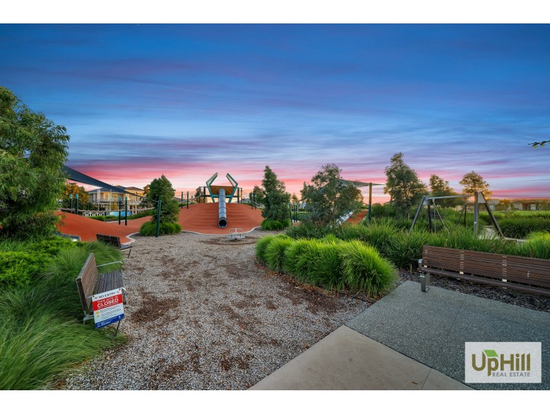 6 Kite Street, Clyde North VIC 3978