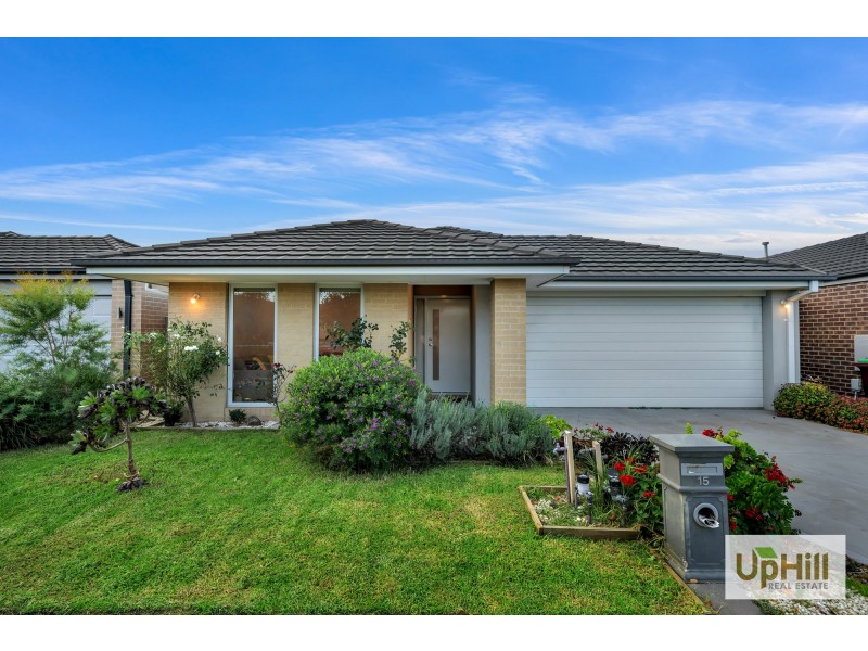 15 Scullin Street, Cranbourne East VIC 3977