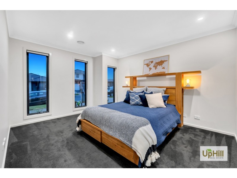 45 Castillo Avenue, Clyde North VIC 3978