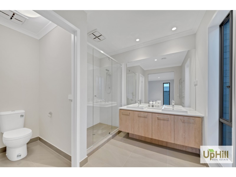 2 LIDORUS PLACE, Clyde VIC 3978