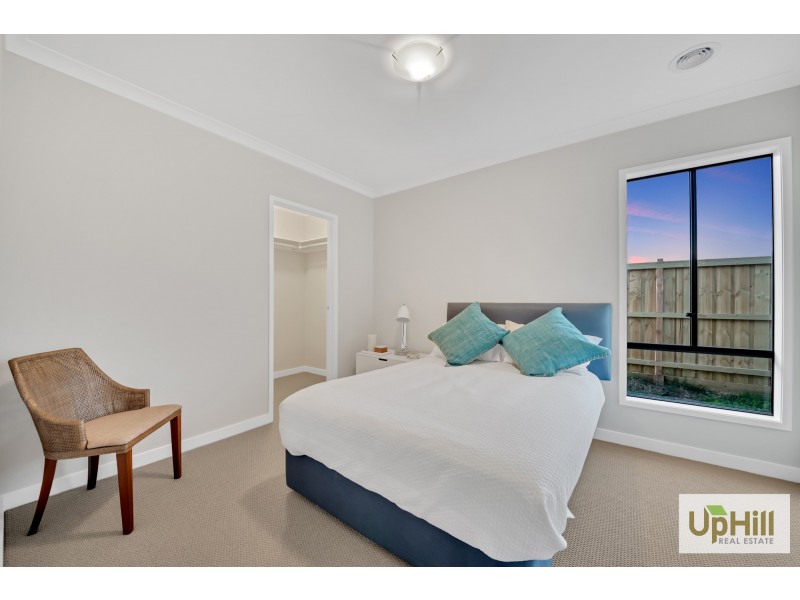 2 LIDORUS PLACE, Clyde VIC 3978