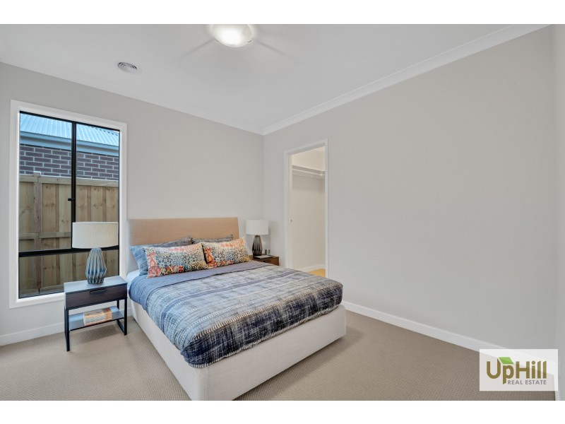 2 LIDORUS PLACE, Clyde VIC 3978