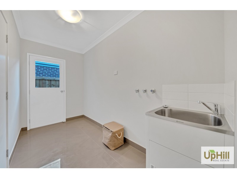 2 LIDORUS PLACE, Clyde VIC 3978