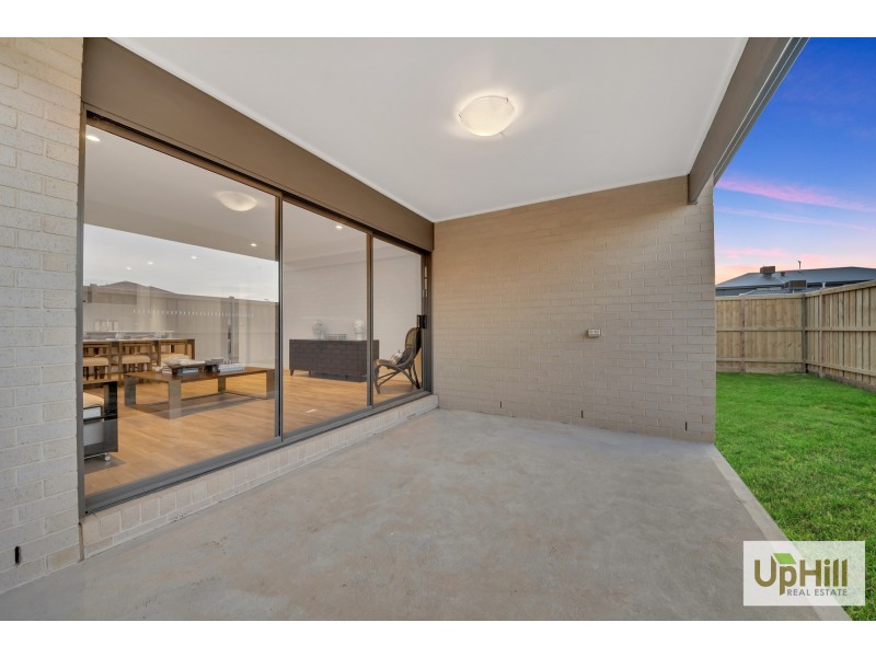 2 LIDORUS PLACE, Clyde VIC 3978