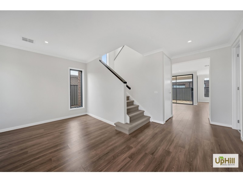 49 WINCHCOMBE WAY, Cranbourne North VIC 3977