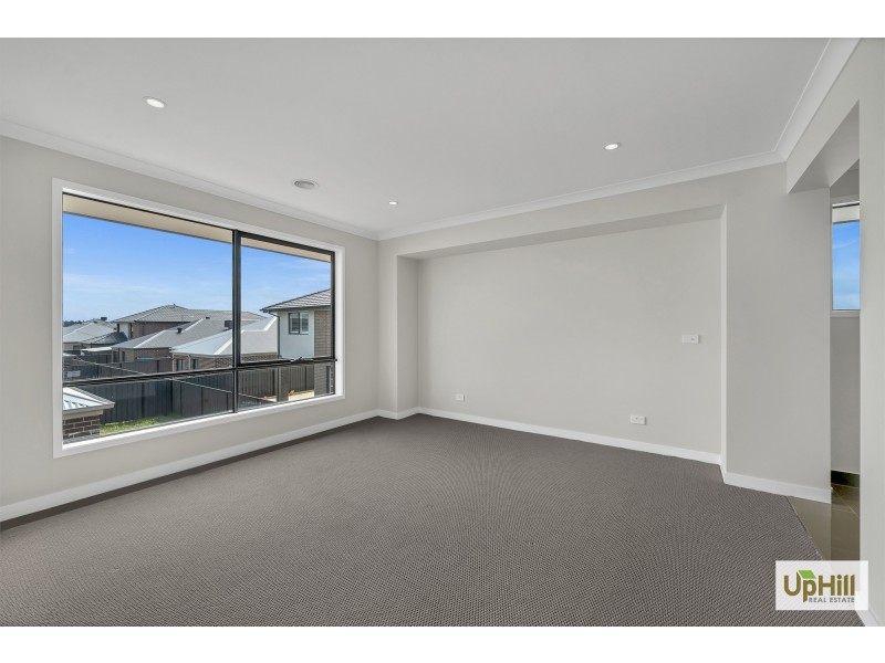 49 WINCHCOMBE WAY, Cranbourne North VIC 3977