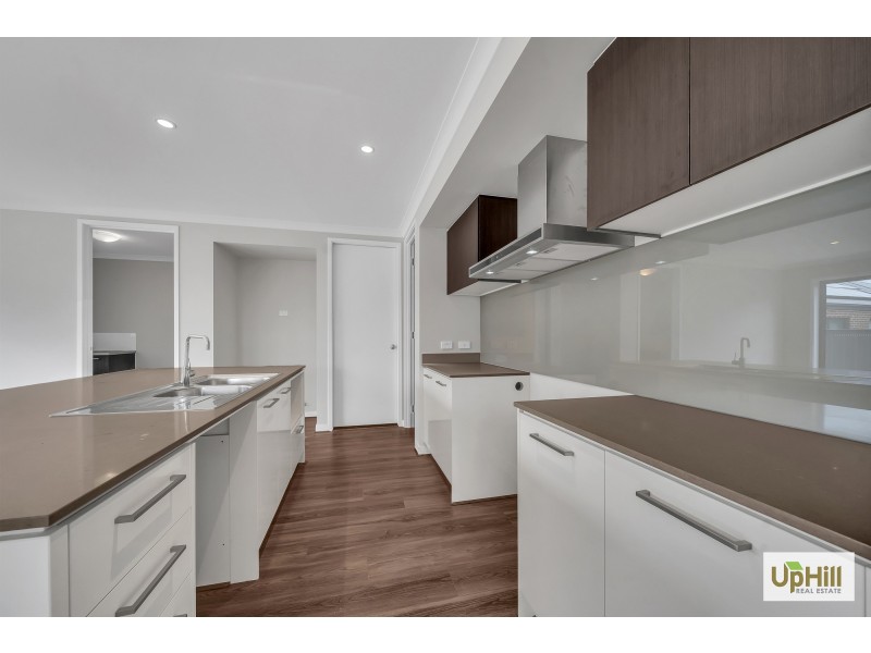 49 WINCHCOMBE WAY, Cranbourne North VIC 3977