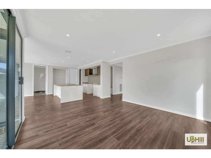 49 WINCHCOMBE WAY, Cranbourne North VIC 3977