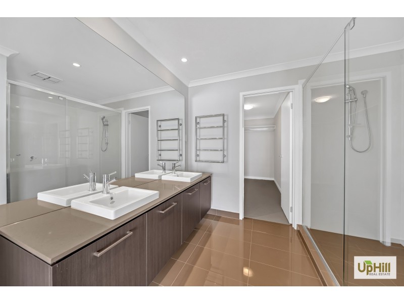 49 WINCHCOMBE WAY, Cranbourne North VIC 3977