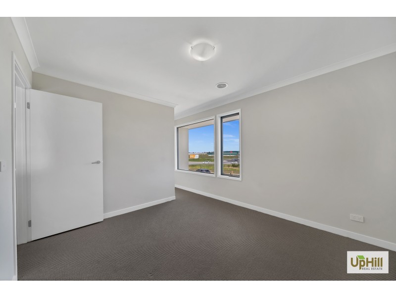 49 WINCHCOMBE WAY, Cranbourne North VIC 3977