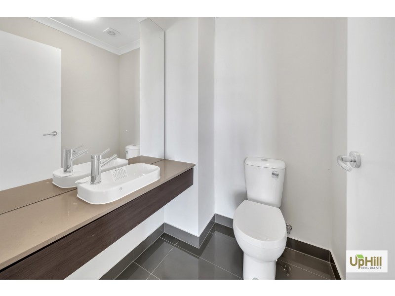 49 WINCHCOMBE WAY, Cranbourne North VIC 3977