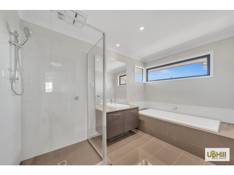 49 WINCHCOMBE WAY, Cranbourne North VIC 3977