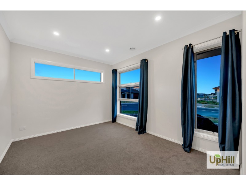 14 MYRTLEFORD AVENUE, Clyde VIC 3978