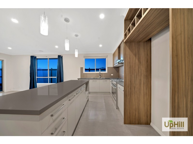 14 MYRTLEFORD AVENUE, Clyde VIC 3978