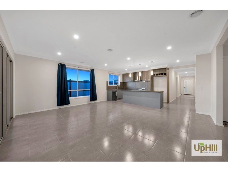 14 MYRTLEFORD AVENUE, Clyde VIC 3978