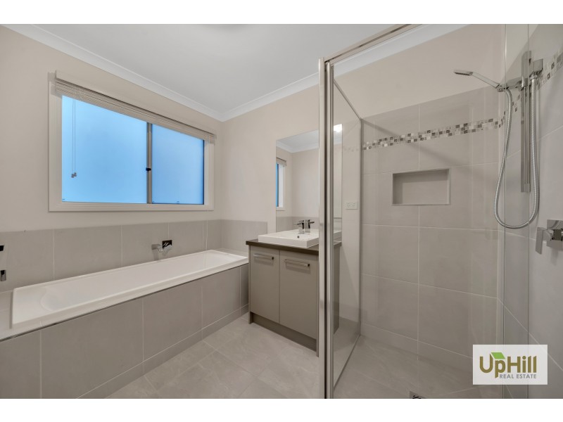 14 MYRTLEFORD AVENUE, Clyde VIC 3978