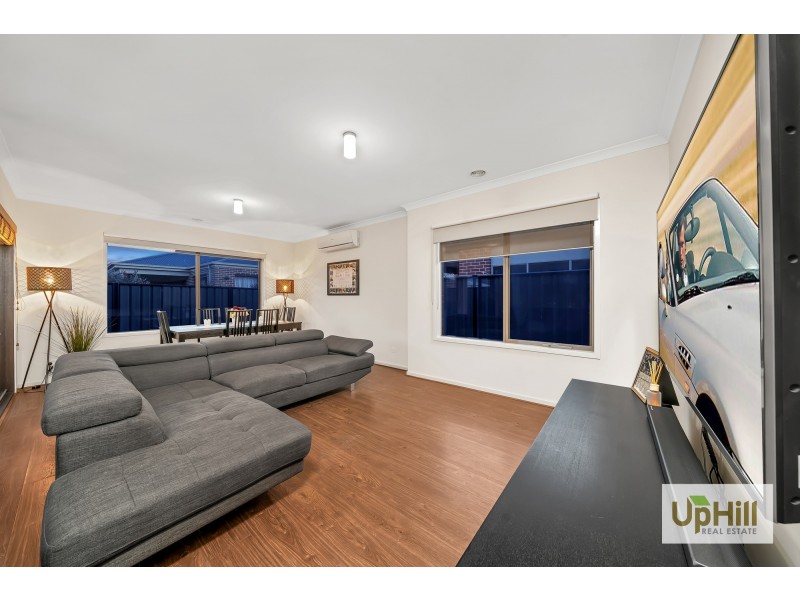 20 FLEUVE RISE, Clyde North VIC 3978