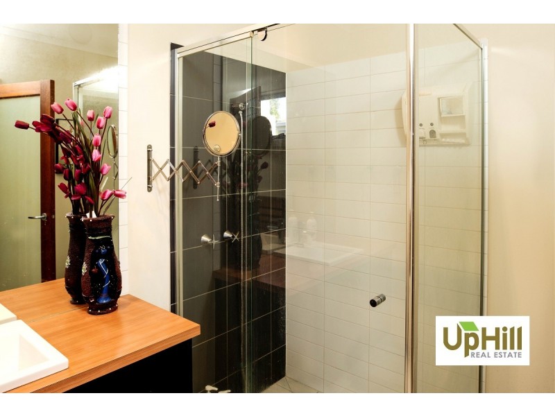 22   Fallingwater Drive, Pakenham VIC 3810