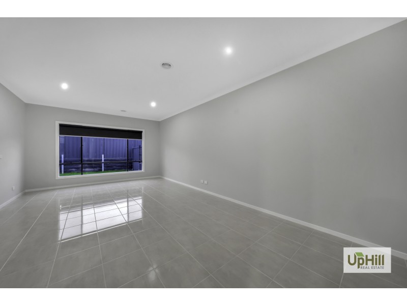 Clyde North VIC 3978