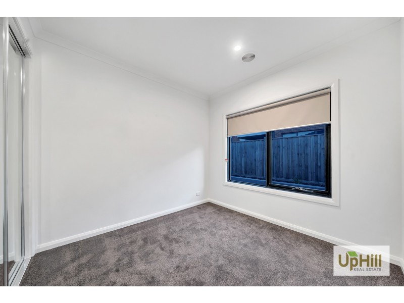6 Observatory Street, Clyde North VIC 3978