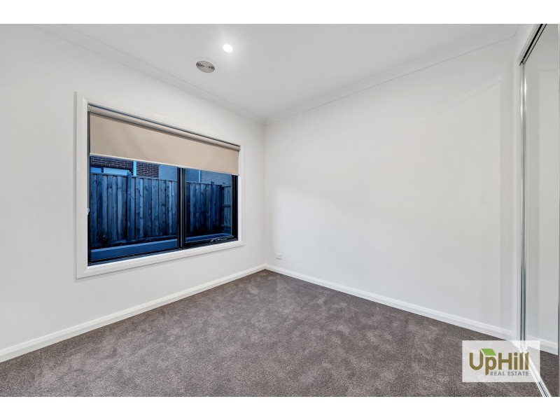 6 Observatory Street, Clyde North VIC 3978