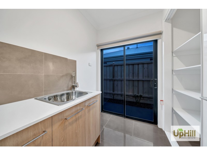 6 Observatory Street, Clyde North VIC 3978