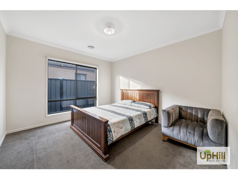 47 Burford Way, Cranbourne North VIC 3977