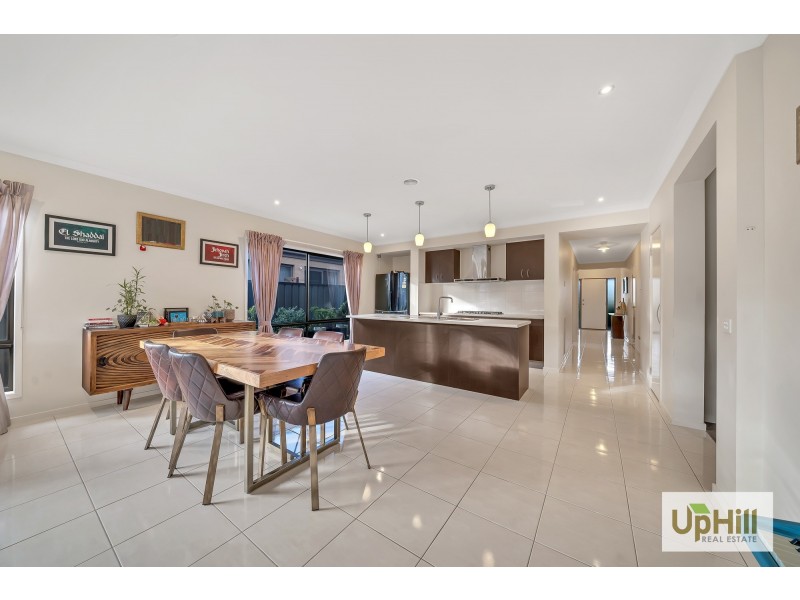 47 Burford Way, Cranbourne North VIC 3977