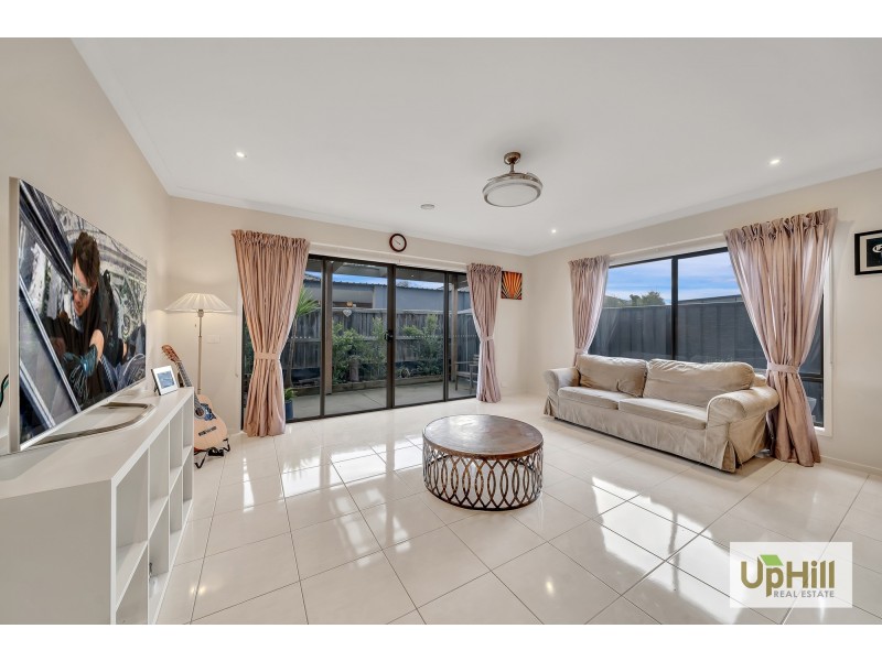 47 Burford Way, Cranbourne North VIC 3977