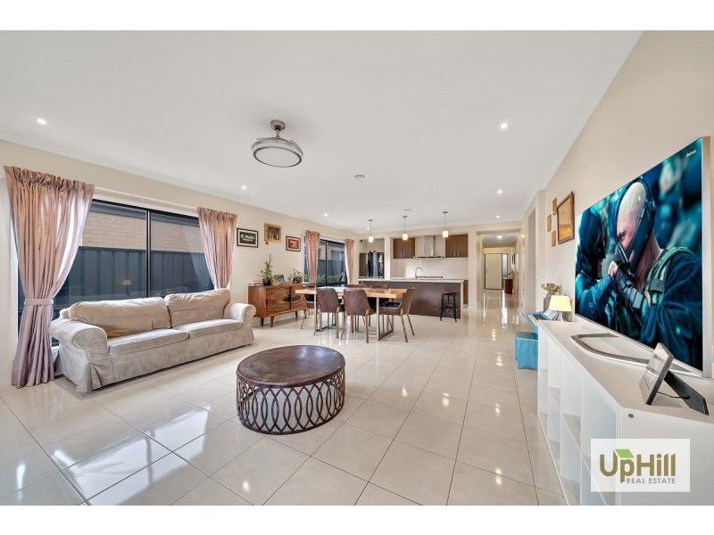 47 Burford Way, Cranbourne North VIC 3977