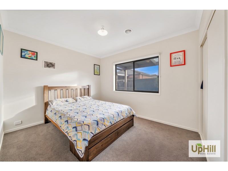 47 Burford Way, Cranbourne North VIC 3977